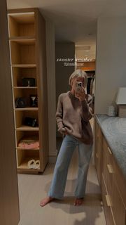 Julianne Hough feet photo thumbnail