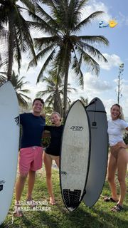 Julianne Hough feet photo thumbnail