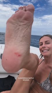 Julianne Hough feet photo 9