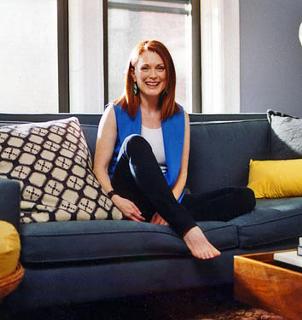 Julianne Moore feet photo thumbnail