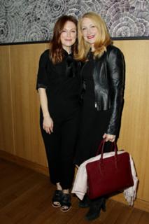 Julianne Moore feet photo thumbnail