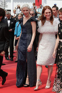 Julianne Moore feet photo thumbnail