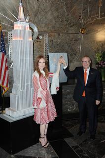 Julianne Moore feet photo thumbnail