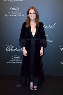 Julianne Moore feet photo thumbnail