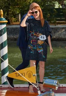 Julianne Moore feet photo thumbnail