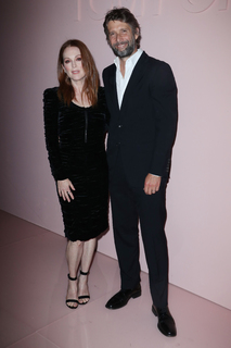 Julianne Moore feet photo thumbnail