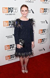 Julianne Moore feet photo thumbnail