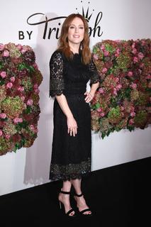 Julianne Moore feet photo thumbnail