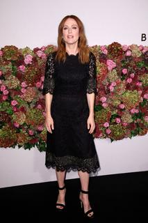 Julianne Moore feet photo thumbnail