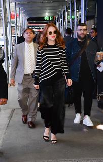 Julianne Moore feet photo thumbnail