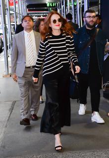 Julianne Moore feet photo thumbnail