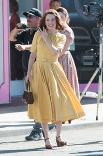 Julianne Moore feet photo thumbnail