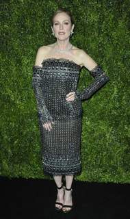 Julianne Moore feet photo thumbnail