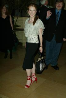 Julianne Moore feet photo thumbnail