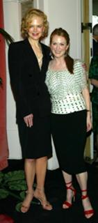 Julianne Moore feet photo thumbnail