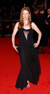 Julianne Moore feet photo thumbnail