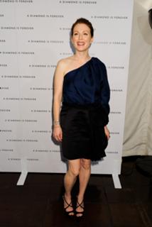 Julianne Moore feet photo thumbnail