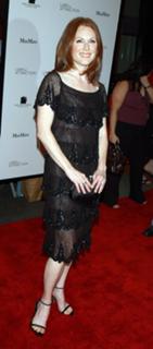 Julianne Moore feet photo thumbnail
