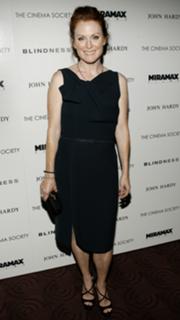 Julianne Moore feet photo thumbnail