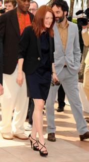 Julianne Moore feet photo thumbnail