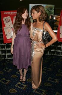 Julianne Moore feet photo thumbnail