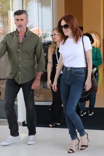Julianne Moore feet photo thumbnail