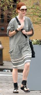 Julianne Moore feet photo thumbnail