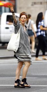 Julianne Moore feet photo thumbnail