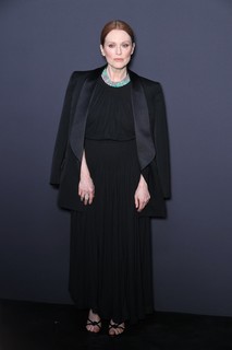 Julianne Moore feet photo thumbnail