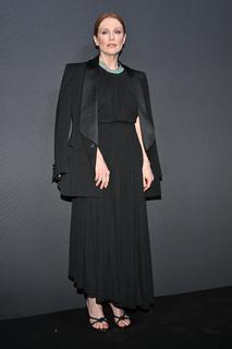 Julianne Moore feet photo thumbnail