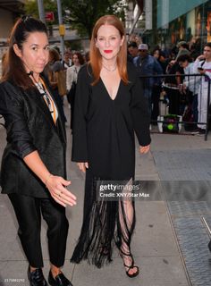 Julianne Moore feet photo thumbnail