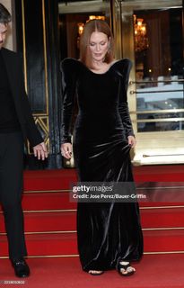 Julianne Moore feet photo thumbnail