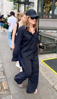 Julianne Moore feet photo 2