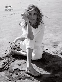 Julianne Nicholson feet photo thumbnail