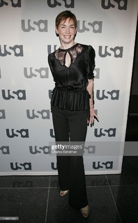 Julianne Nicholson feet photo thumbnail