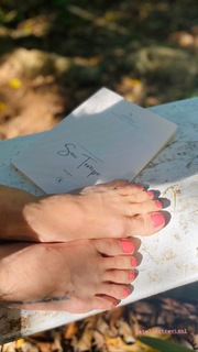 Julianne Trevisol feet photo 2