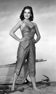 Julie Adams feet photo 10