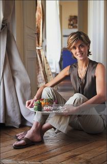 Julie Andrieu feet photo 2