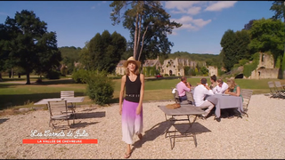 Julie Andrieu feet photo 9