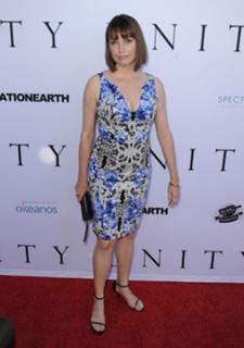 Julie Ann Emery feet photo thumbnail