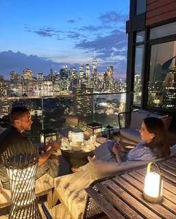 Julie Banderas feet photo thumbnail