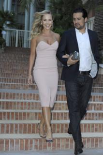 Julie Benz feet photo thumbnail