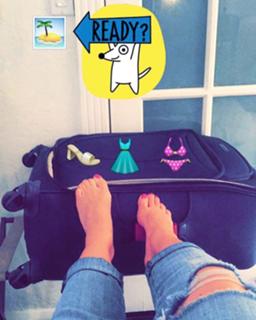 Julie Benz feet photo thumbnail