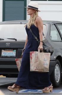 Julie Benz feet photo thumbnail