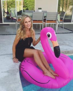 Julie Benz feet photo thumbnail