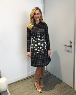 Julie Benz feet photo thumbnail