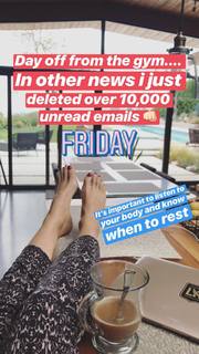 Julie Benz feet photo thumbnail