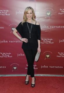 Julie Benz feet photo thumbnail