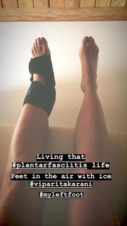 Julie Benz feet photo thumbnail