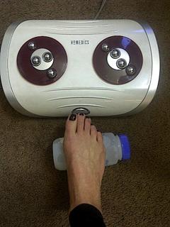 Julie Benz feet photo thumbnail